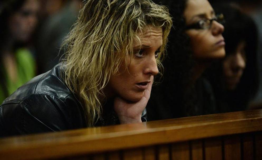 Un&#39;amica di Reeva Steenkamp, la fidanzata di Pistorius da lui uccisa il giorno di San Valentino 2013. Epa 